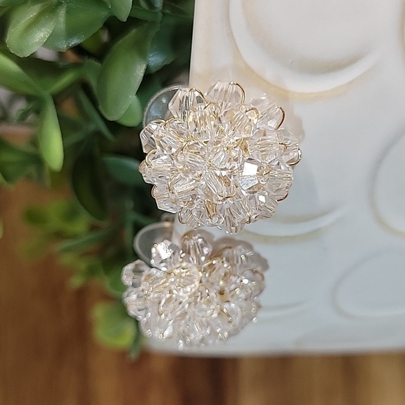 🔥LAST PAIR🔥 Gorgeous Retro Cluster Domed Earrings, S925 posts - Picture 1 of 10